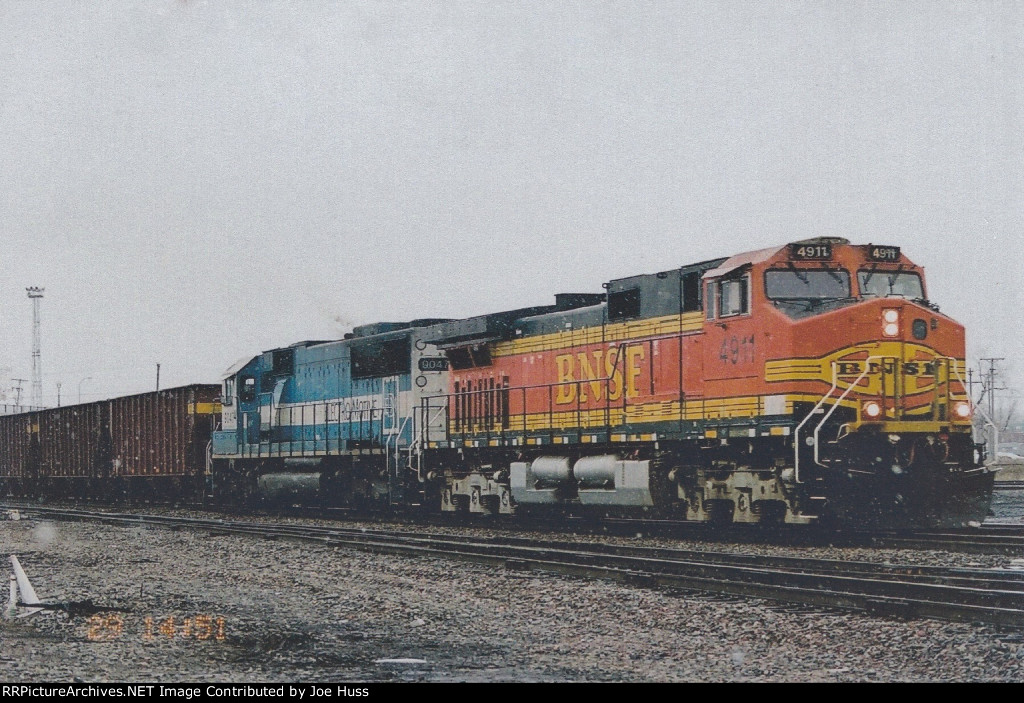 BNSF 4911 East